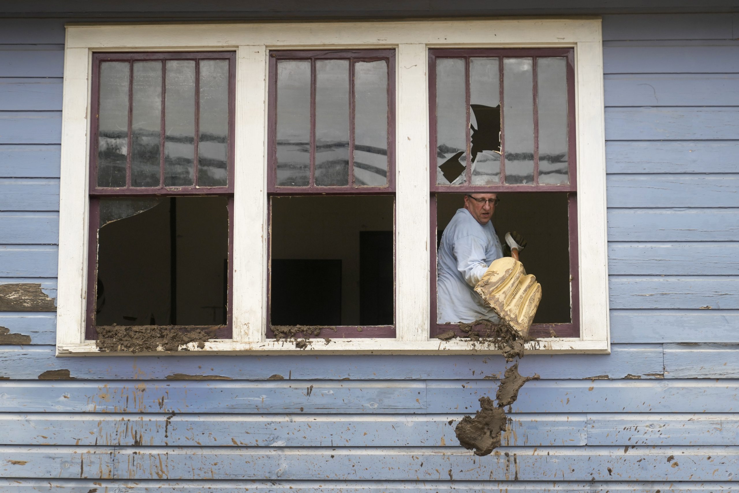 People Displaced by Hurricanes Face Anxiety and Long Road to Recovery, Census Shows. Smarter, Targeted Policies Could Help.
